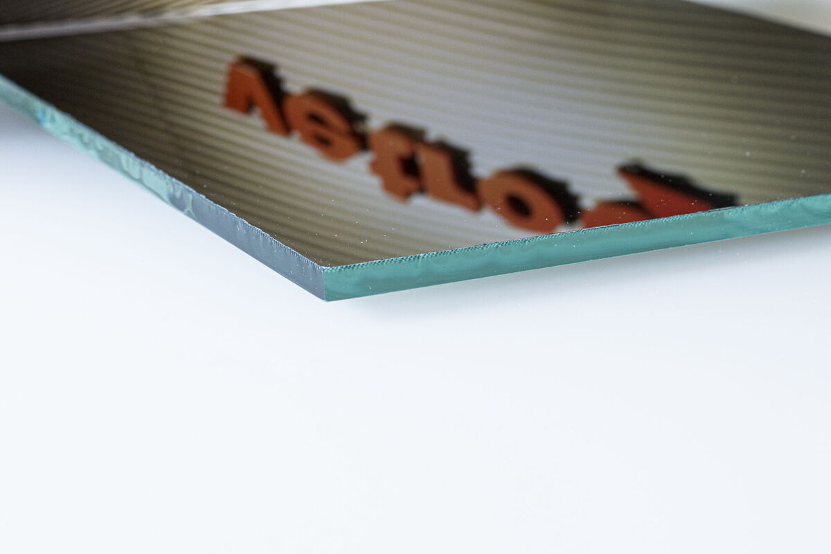 Controllo solare riflettente